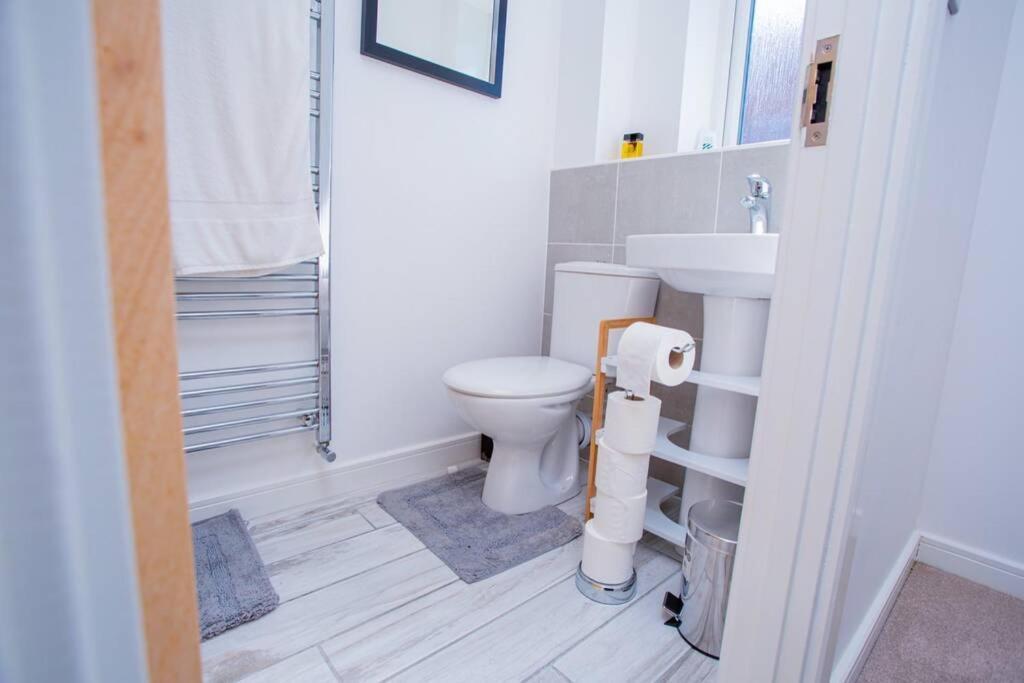 Mills Apartment - Two Bedroom En-Suite Apartment Northampton Exteriör bild