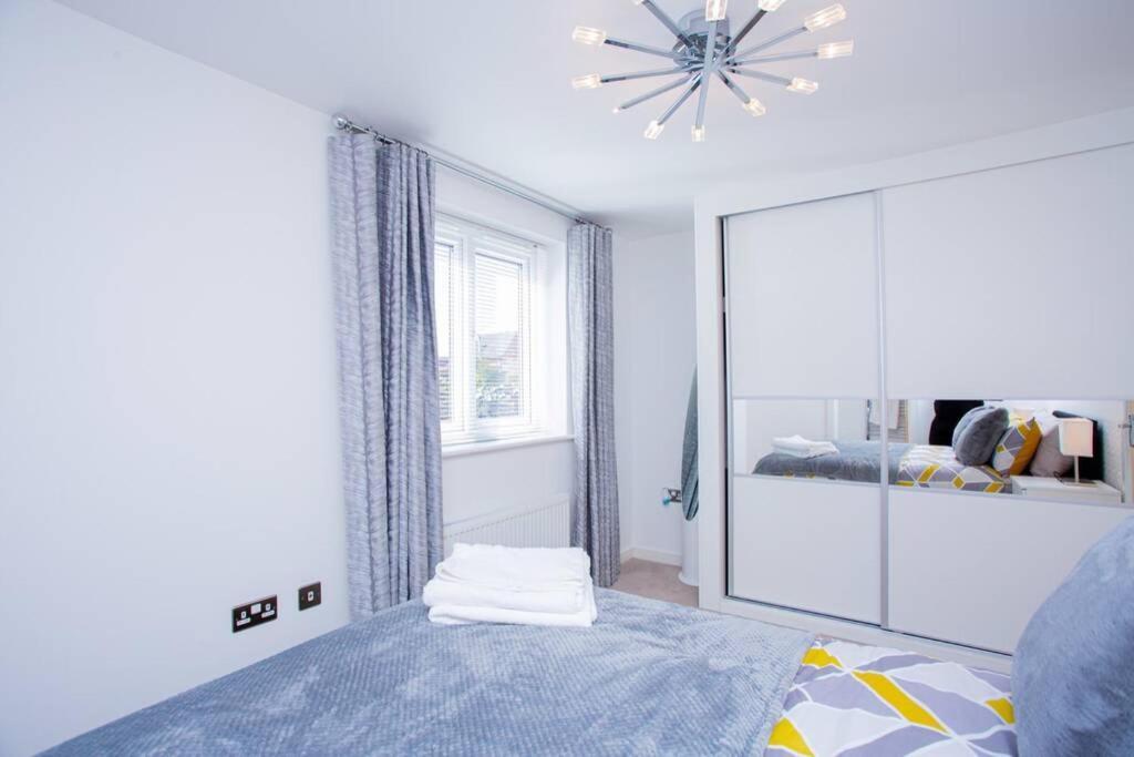 Mills Apartment - Two Bedroom En-Suite Apartment Northampton Exteriör bild